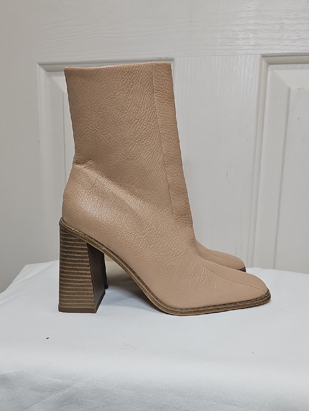 Steve Madden Donna Beige Leather Block Heel Ankle Boots